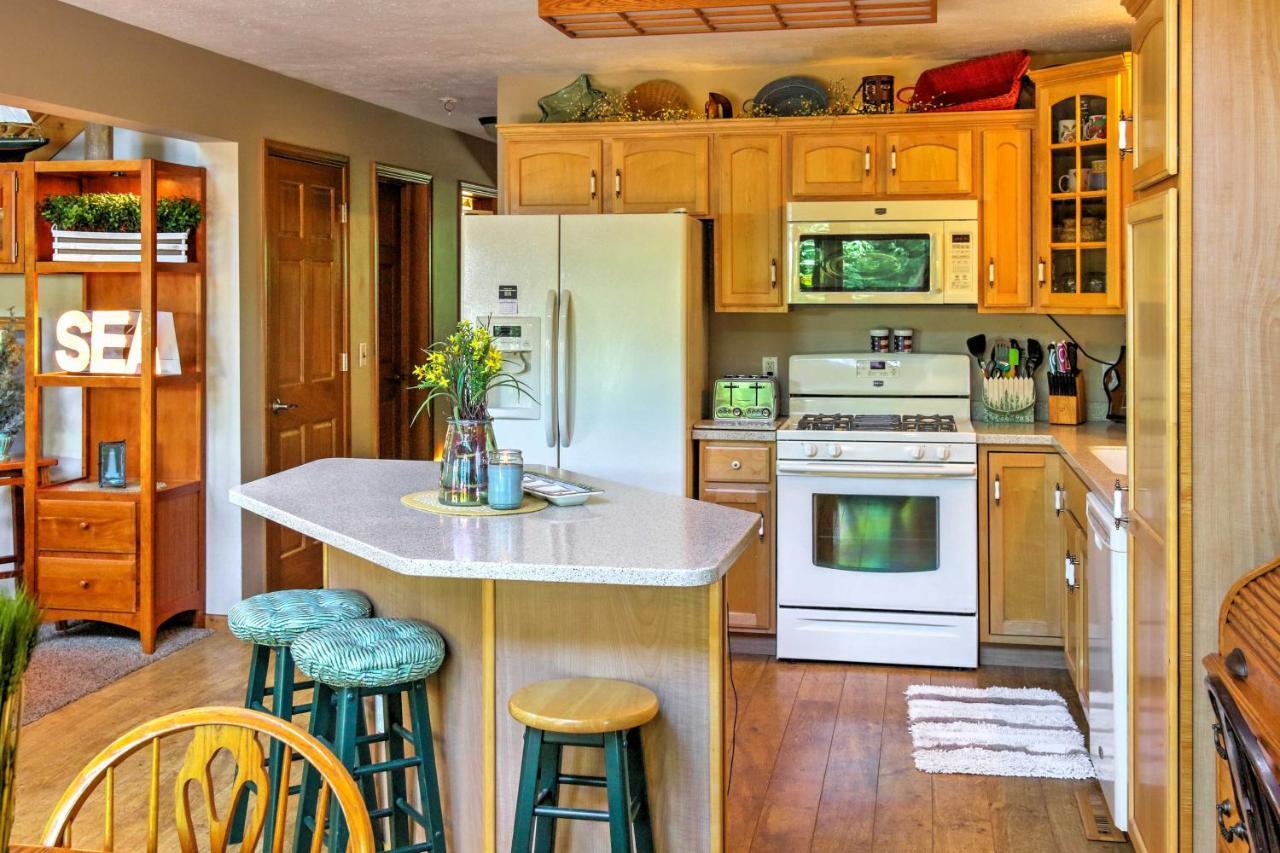 Roomy House On 2 Acres - 2 Mi To Egg Harbor Beach! Exterior photo